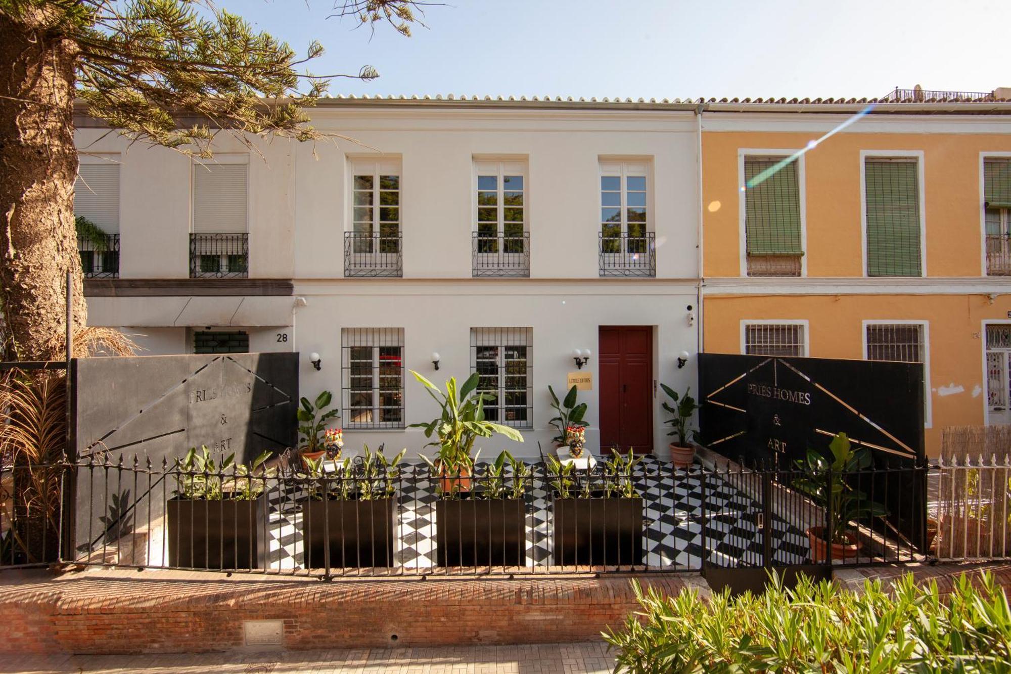 Pries Homes - Little Lotus Málaga Exteriör bild