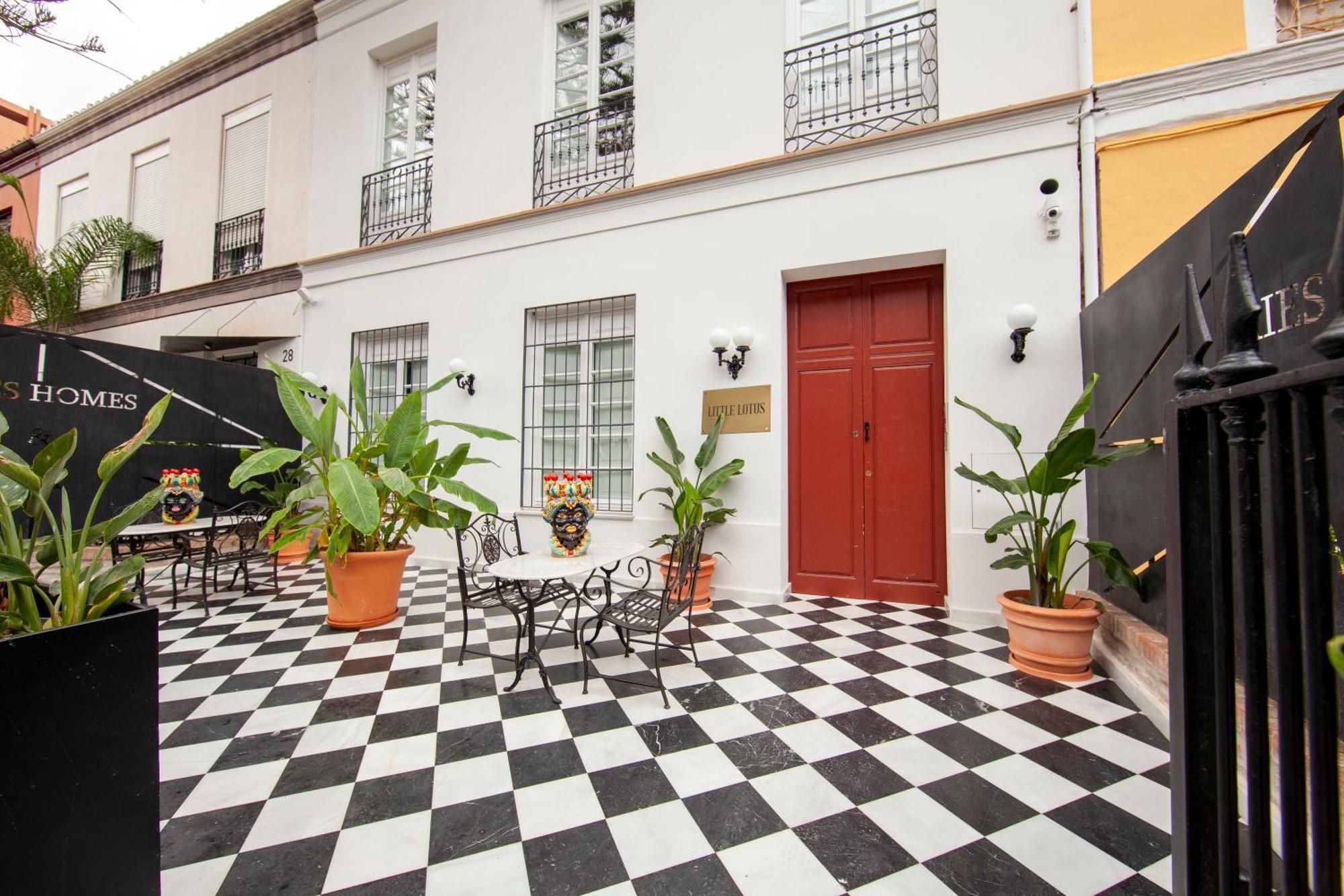 Pries Homes - Little Lotus Málaga Exteriör bild